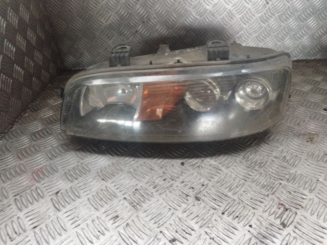 bontott FIAT PUNTO II Bal Fényszóró