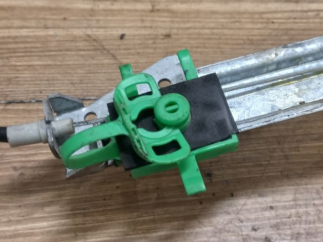 bontott FIAT PUNTO II Bal hátsó Ablakemelő Szerkezet (Mechanikus)