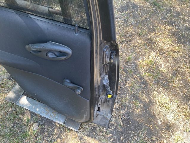 bontott FIAT PUNTO II Bal hátsó Ajtó (Részeivel)