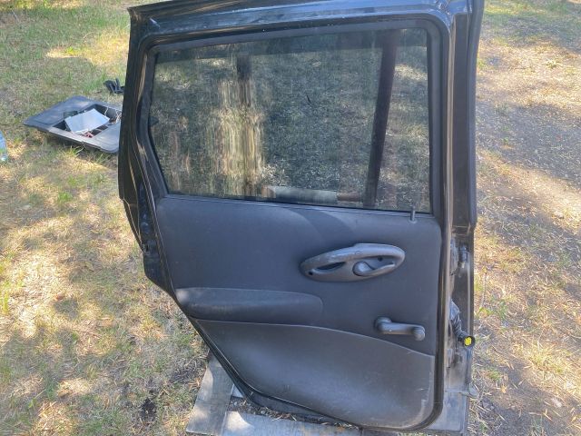 bontott FIAT PUNTO II Bal hátsó Ajtó (Részeivel)