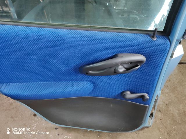 bontott FIAT PUNTO II Bal hátsó Ajtó (Részeivel)