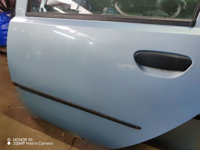 bontott FIAT PUNTO II Bal hátsó Ajtó (Részeivel)
