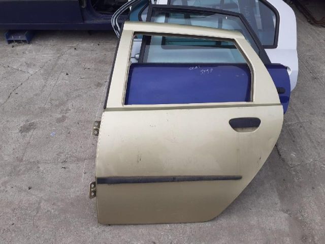 bontott FIAT PUNTO II Bal hátsó Ajtó (Üres lemez)