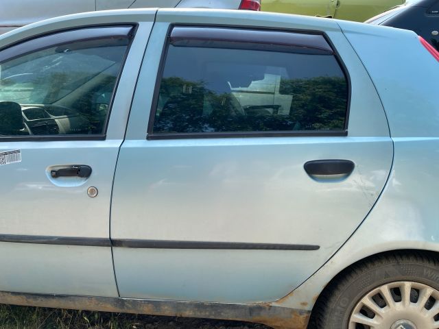 bontott FIAT PUNTO II Bal hátsó Ajtó (Üres lemez)