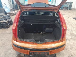 bontott FIAT PUNTO II Bal hátsó Ajtó (Üres lemez)