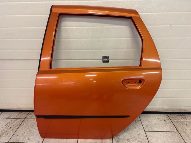 bontott FIAT PUNTO II Bal hátsó Ajtó (Üres lemez)