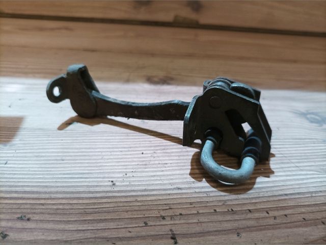 bontott FIAT PUNTO II Bal hátsó Ajtóhatároló