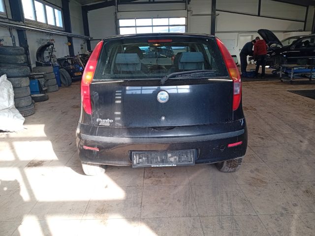 bontott FIAT PUNTO II Bal hátsó Ajtóhatároló