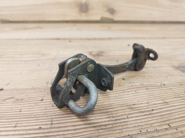 bontott FIAT PUNTO II Bal hátsó Ajtóhatároló