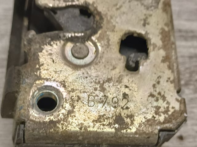 bontott FIAT PUNTO II Bal hátsó Ajtózár