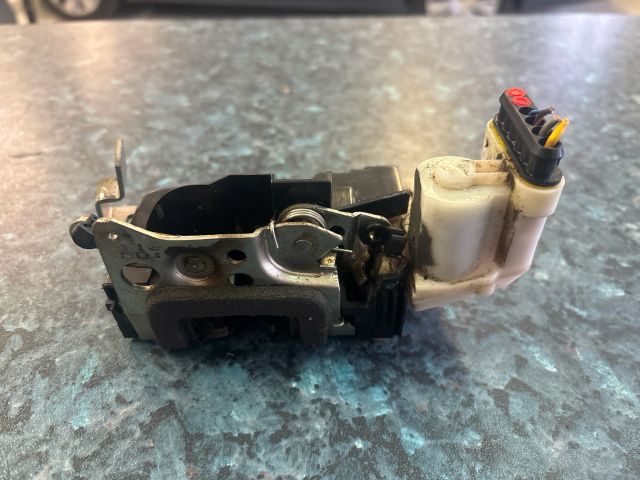 bontott FIAT PUNTO II Bal hátsó Ajtózár