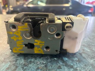 bontott FIAT PUNTO II Bal hátsó Ajtózár