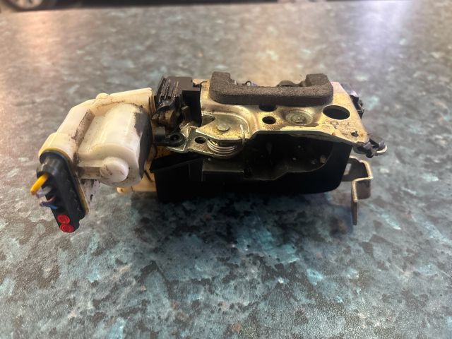 bontott FIAT PUNTO II Bal hátsó Ajtózár