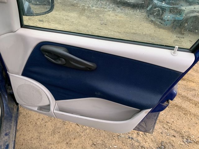 bontott FIAT PUNTO II Bal hátsó Biztonsági Öv