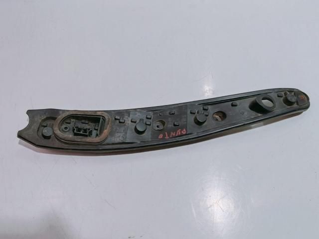 bontott FIAT PUNTO II Bal Hátsó Lámpa Foglalat