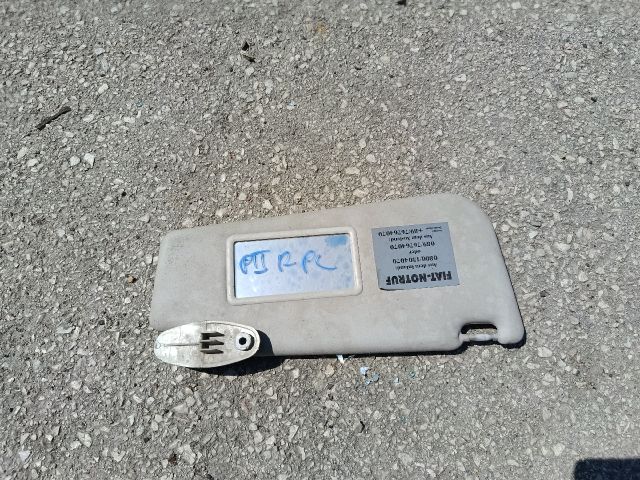 bontott FIAT PUNTO II Bal Napellenző