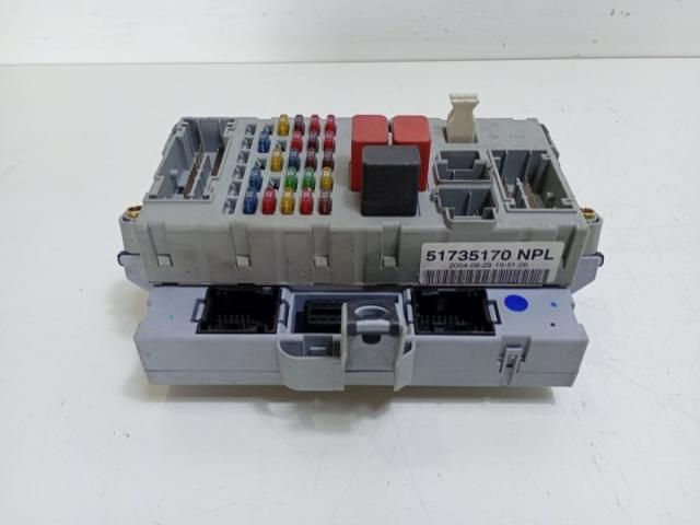 bontott FIAT PUNTO II Biztosítéktábla Csomagtér