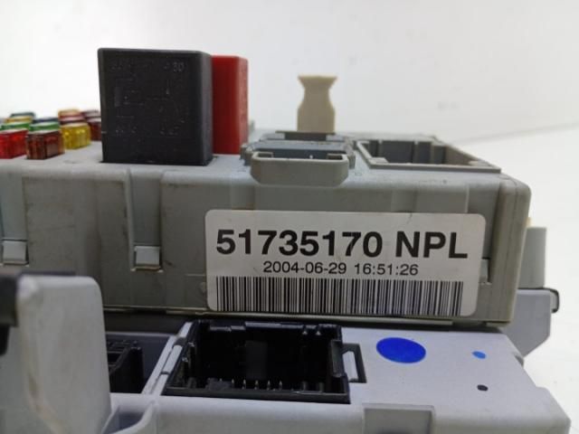 bontott FIAT PUNTO II Biztosítéktábla Csomagtér