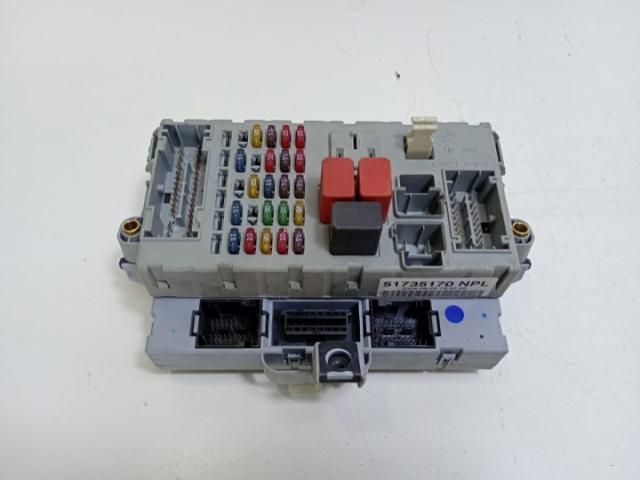 bontott FIAT PUNTO II Biztosítéktábla Csomagtér