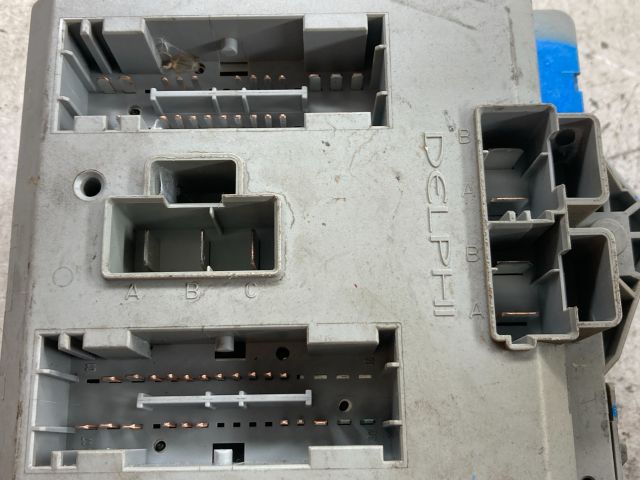 bontott FIAT PUNTO II Biztosítéktábla Doboz