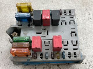 bontott FIAT PUNTO II Biztosítéktábla Doboz