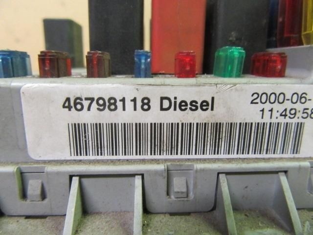 bontott FIAT PUNTO II Biztosítéktábla Motortér