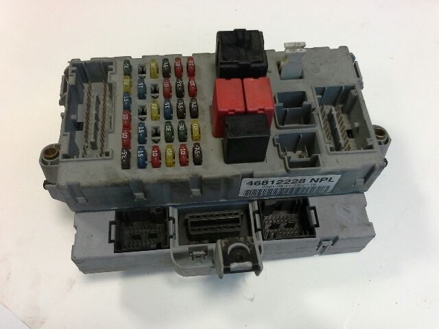 bontott FIAT PUNTO II Biztosítéktábla Motortér