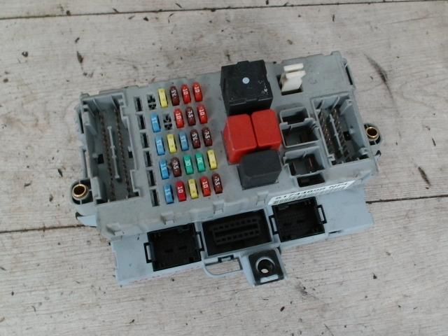 bontott FIAT PUNTO II Biztosítéktábla Utastér