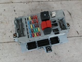 bontott FIAT PUNTO II Biztosítéktábla Utastér