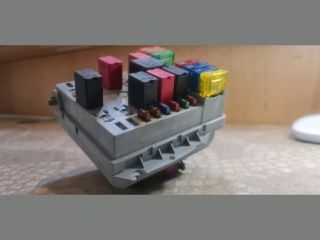 bontott FIAT PUNTO II Biztosítéktábla Utastér