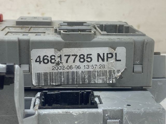 bontott FIAT PUNTO II Biztosítéktábla Utastér