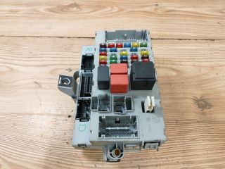 bontott FIAT PUNTO II Biztosítéktábla Utastér
