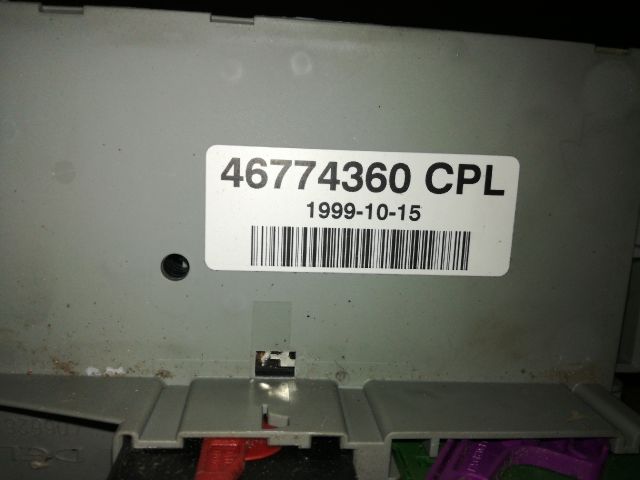 bontott FIAT PUNTO II Biztosítéktábla Utastér