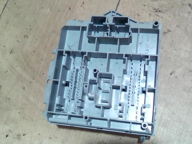 bontott FIAT PUNTO II Biztosítéktábla Utastér