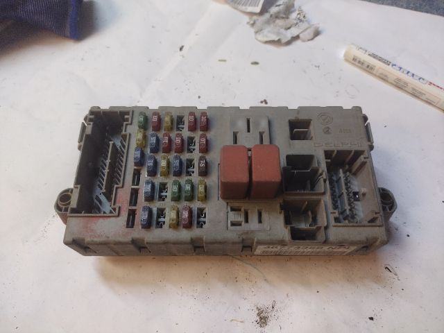 bontott FIAT PUNTO II Biztosítéktábla Utastér