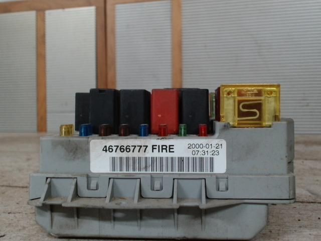 bontott FIAT PUNTO II Biztosítéktábla Utastér