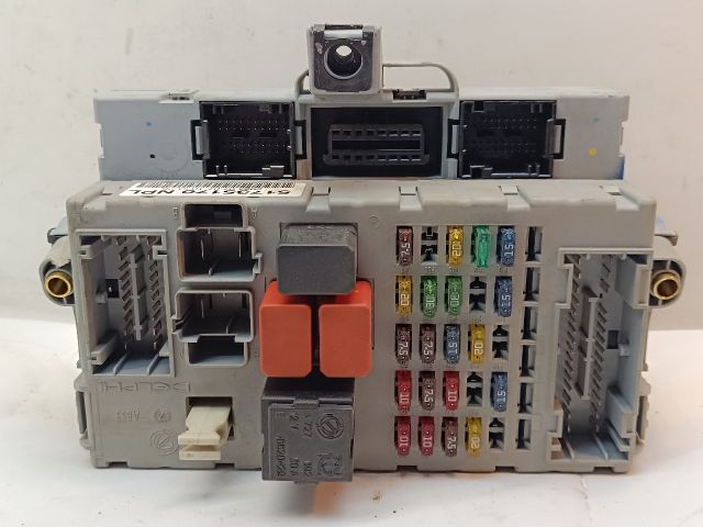 bontott FIAT PUNTO II Biztosítéktábla Utastér