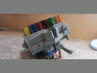 bontott FIAT PUNTO II Biztosítéktábla Utastér