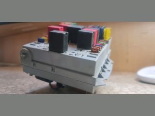 bontott FIAT PUNTO II Biztosítéktábla Utastér