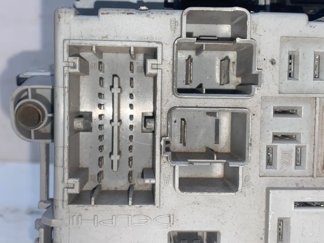 bontott FIAT PUNTO II Biztosítéktábla Utastér