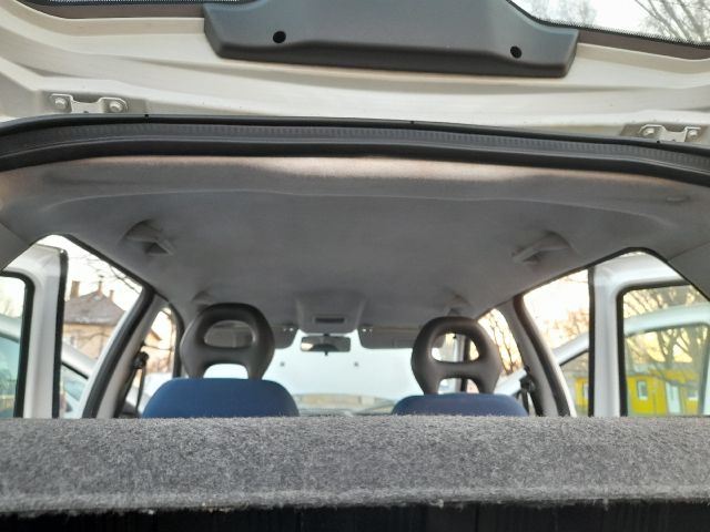 bontott FIAT PUNTO II Csomagtérajtó Ajtóbehúzó