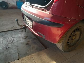 bontott FIAT PUNTO II Csomagtérajtó Burkolat Alsó