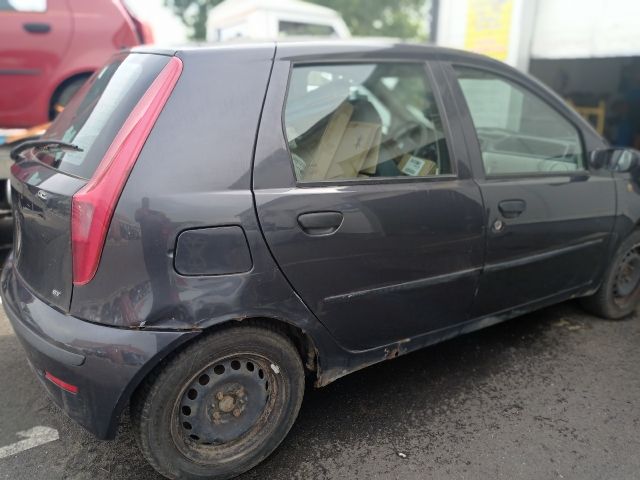 bontott FIAT PUNTO II Csomagtérajtó Kilincs