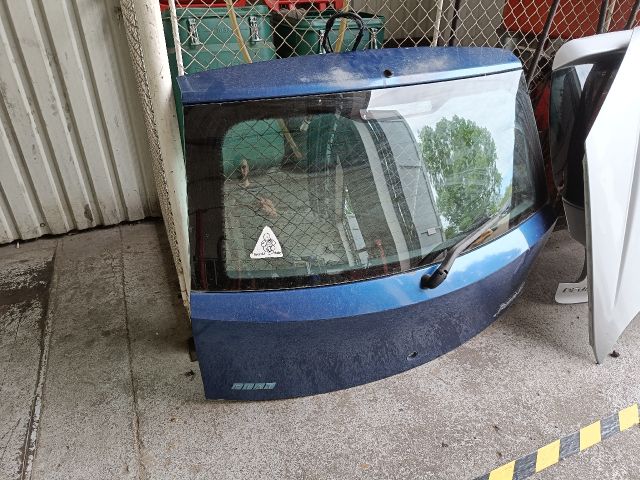 bontott FIAT PUNTO II Csomagtérajtó (Részeivel)