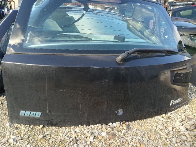 bontott FIAT PUNTO II Csomagtérajtó (Részeivel)
