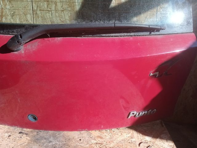 bontott FIAT PUNTO II Csomagtérajtó (Részeivel)