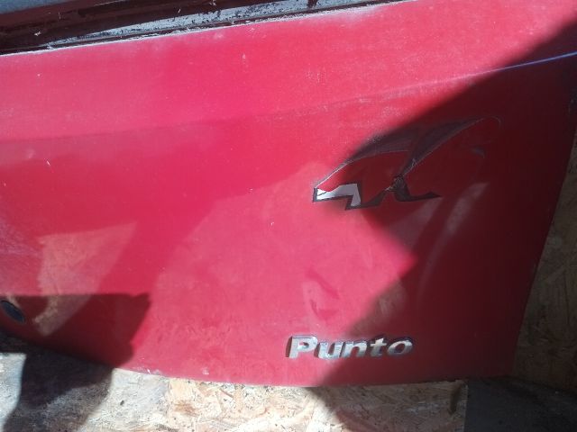 bontott FIAT PUNTO II Csomagtérajtó (Részeivel)