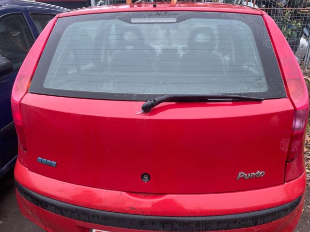 bontott FIAT PUNTO II Csomagtérajtó (Üres lemez)