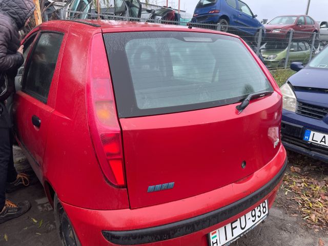 bontott FIAT PUNTO II Csomagtérajtó (Üres lemez)