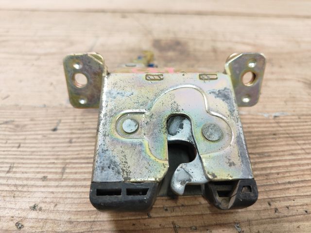 bontott FIAT PUNTO II Csomagtérajtó Zárszerkezet